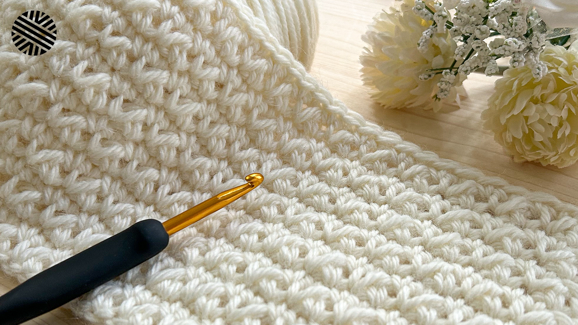 SUPER SIMPLE Crochet Blanket Pattern for Beginners. CHARMING
