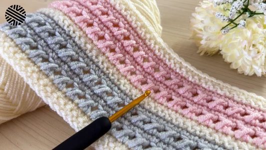 Unrivaled Crochet Pattern for Beginners - Super Easy and Fast Crochet Stitch for Blankets and Bags