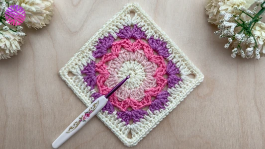 Crochet a Very Easy and Unusual Granny Square - Beginner Friendly