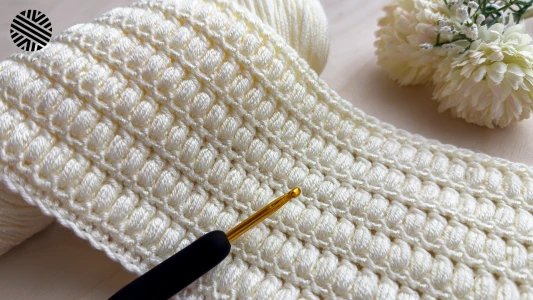 Crochet a SUPER EASY & UNUSUAL Pattern for Beginners - Crochet Stitch for Baby Blanket, Bag, Scarf and Bedspread