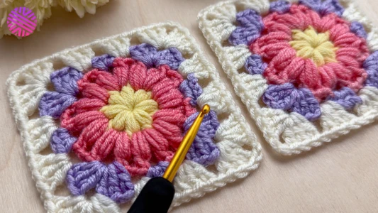 Crochet a VERY EASY & UNUSUAL Granny Square for Beginners