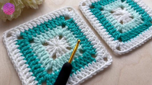 Crochet a SUPER-DUPER EASY Granny Square for Beginners