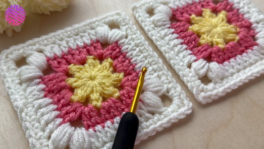 Crochet a Very Easy and Unusual Granny Square for Beginners