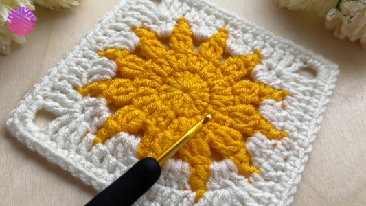 Crochet a VERY EASY Granny Square for Beginners