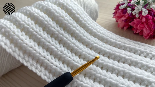 SUPER EASY Crochet Pattern for Beginners (ONE ROW REPEAT) - NEW Crochet Stitch for Baby Blanket & Bag