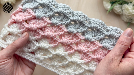 SUPER EASY Crochet Pattern for Beginners (1 ROW REP) - Crochet Stitch for Baby Blanket, Bag and Shawl
