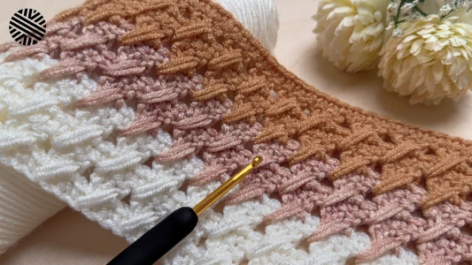 SUPER DUPER EASY Crochet Pattern for Beginners (1 ROW REPEAT) - Crochet Stitch for Blanket, Scarf & Bag