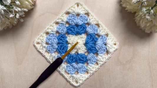 Crochet a Super Easy Granny Square for Beginners