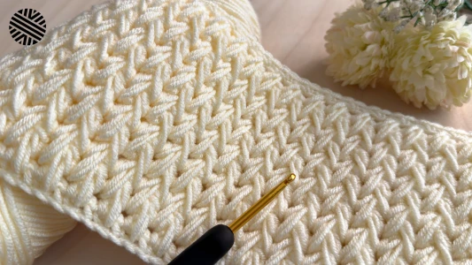 Super Easy Crochet Pattern for Beginners (1 Row Repeat) - Crochet Stitch for Baby Blanket, Bag and Scarf