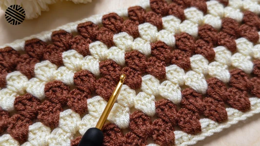 Super Duper Easy Crochet Pattern for Absolute Beginners - Crochet Stitch for Baby Blanket, Bag, Scarf and Sweater