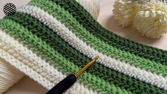 Super Easy Crochet Pattern for Beginners (1 row repeat) - Crochet Stitch for Blanket, Bag, Scarf & Hat