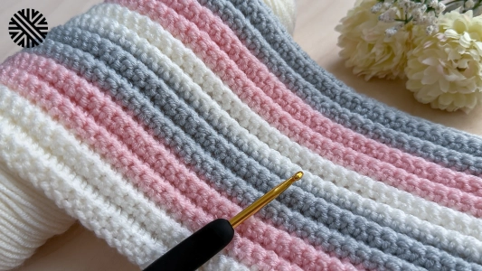 Super Easy Crochet Pattern for Beginners (1 ROW REPEAT) - Crochet Stitch for Baby Blanket, Scarf and Bag