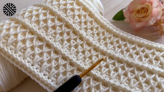 Unusual & Very Easy Crochet Pattern for Beginners - Crochet Stitch for Baby Blanket, Bag, Scarf, Sweater and Bedspread
