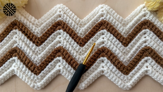 Super Easy Crochet Chevron Pattern for Beginners (1 Row Repeat) - Lovely Crochet Stitch for Baby Blanket, Bag and Bedspread
