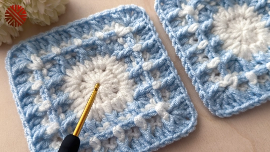 Very Easy Granny Square Crochet Pattern for Beginners