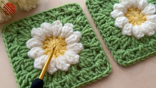 Very Easy Granny Square Crochet Pattern for Beginners